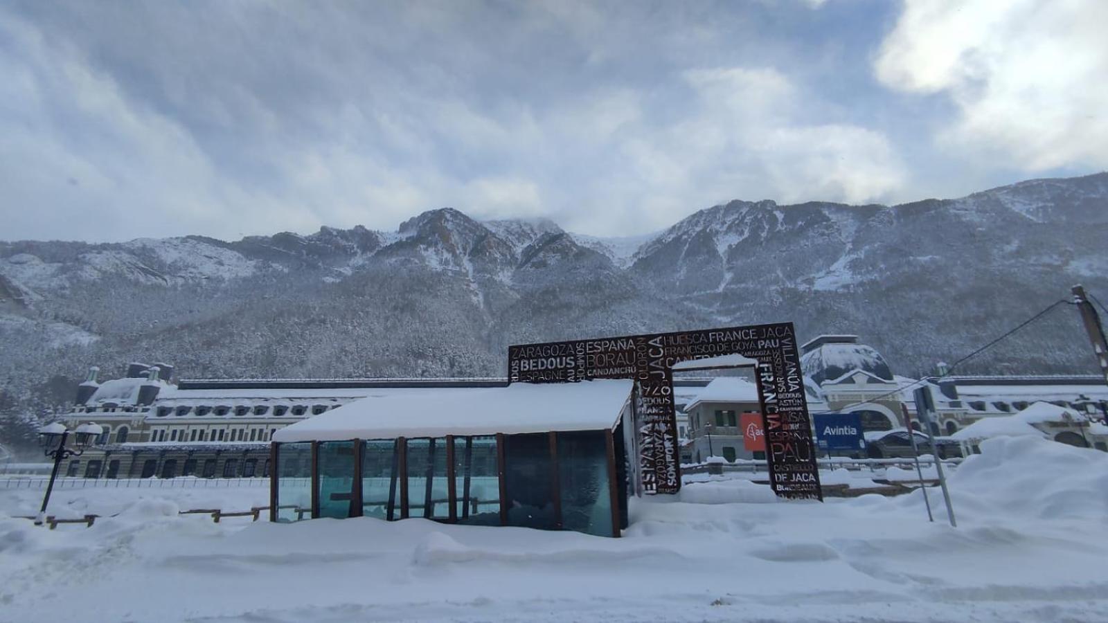 شقة Marraquita Avairent Canfranc Estacion المظهر الخارجي الصورة