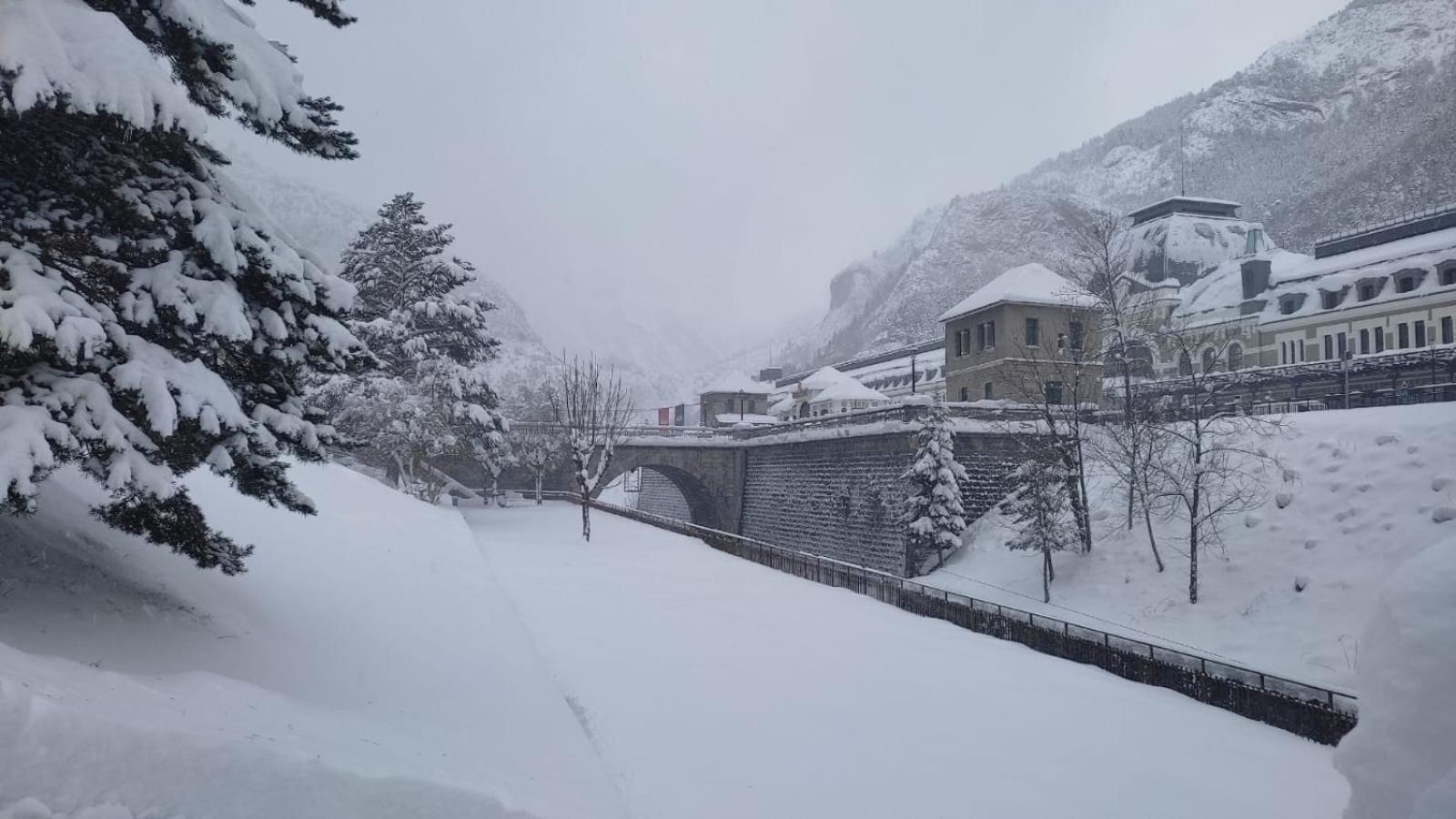 شقة Marraquita Avairent Canfranc Estacion المظهر الخارجي الصورة